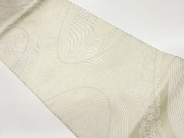 曲線に花々模様織出し名古屋帯